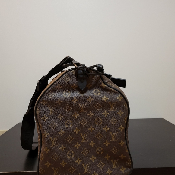 *SOLD*Waterproof Keepall 55 Bandouliere Monogram - Picture 4 of 16